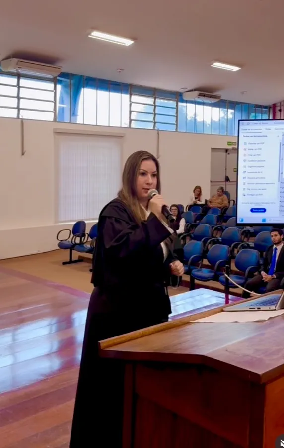 Dra. Carolina Resende em sustentação oral no plenário